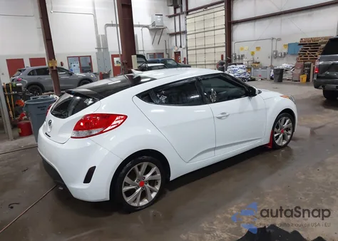 2016 Hyundai Veloster z USA, uszkodzony, nr VIN KMHTC6AD1GU283581